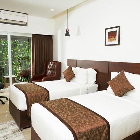 The Runway Hotel Kochi Extérieur photo