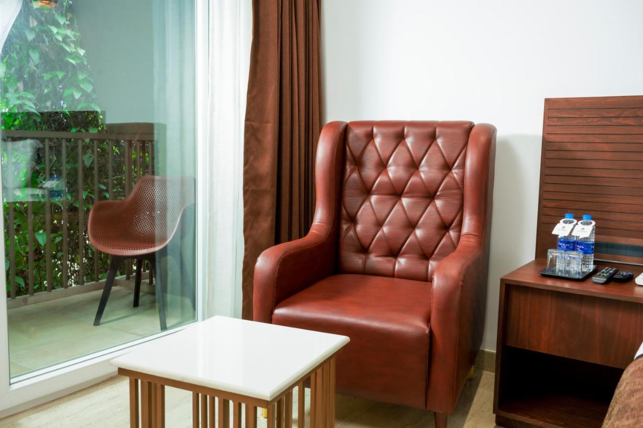 The Runway Hotel Kochi Extérieur photo