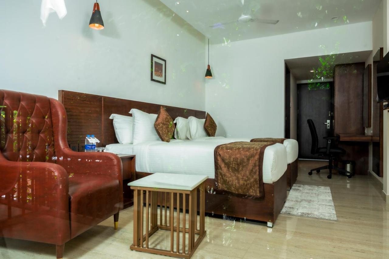 The Runway Hotel Kochi Extérieur photo